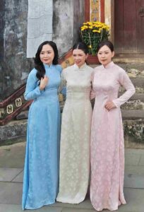 ladies in ao dai