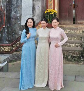 ladies in ao dai